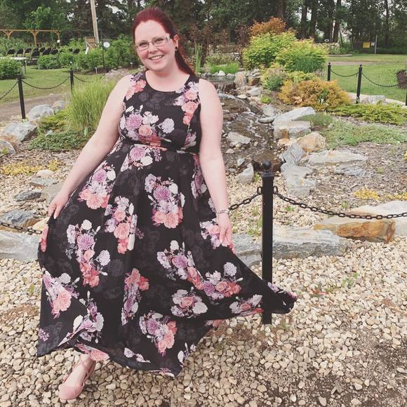 Meet your Posher, Carolyn - Picture 1 of 1